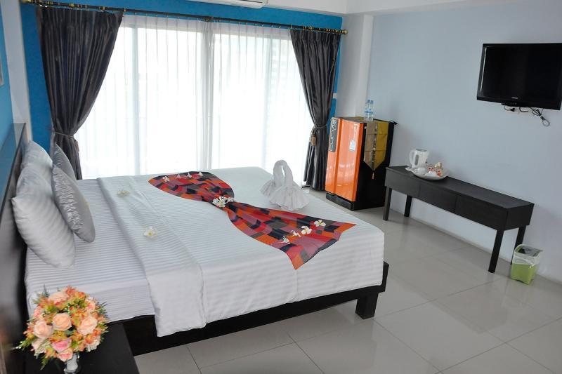 Oyo 75367 Ud Pattaya Hotel 방라뭉 외부 사진
