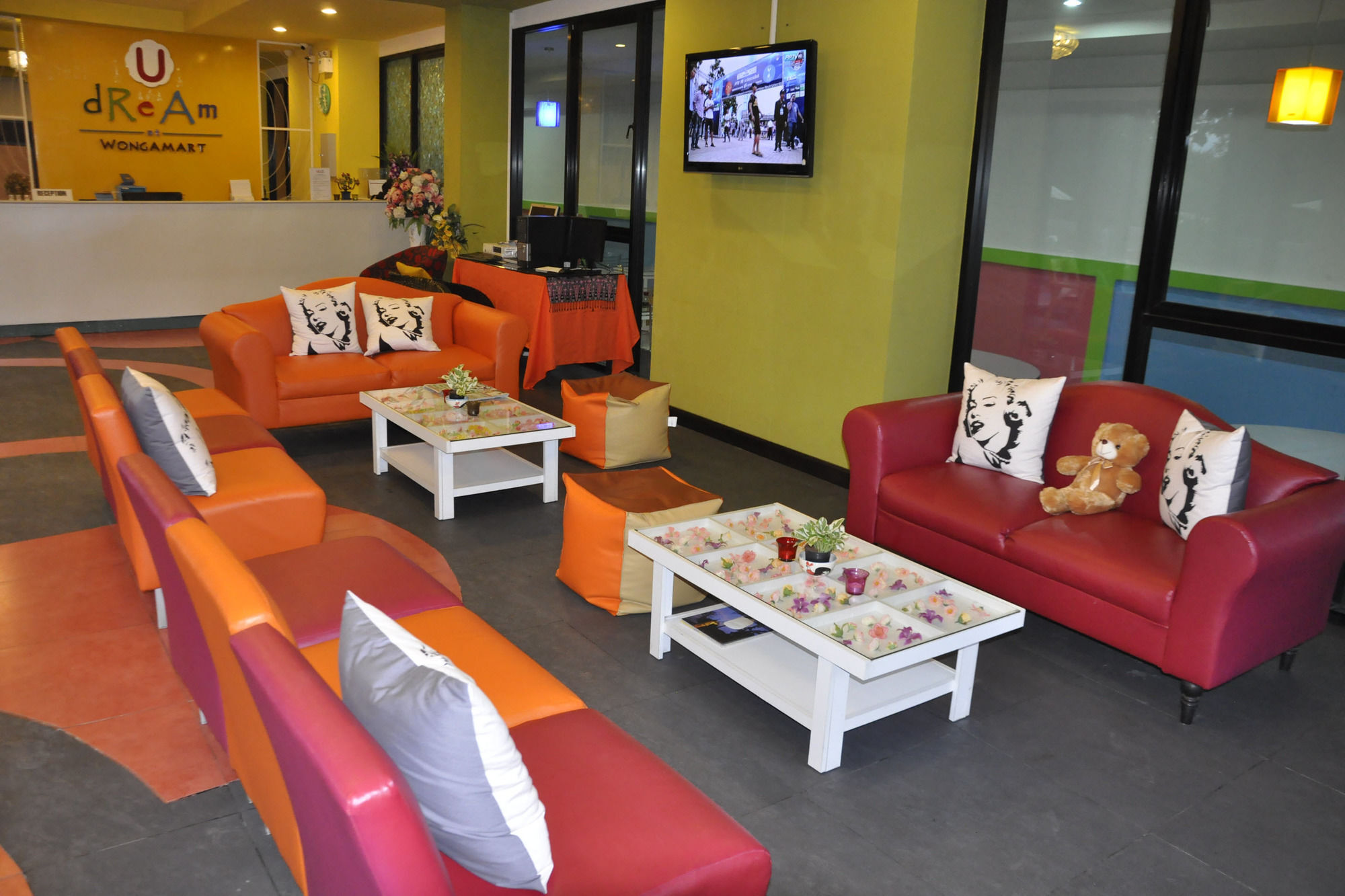 Oyo 75367 Ud Pattaya Hotel 방라뭉 외부 사진