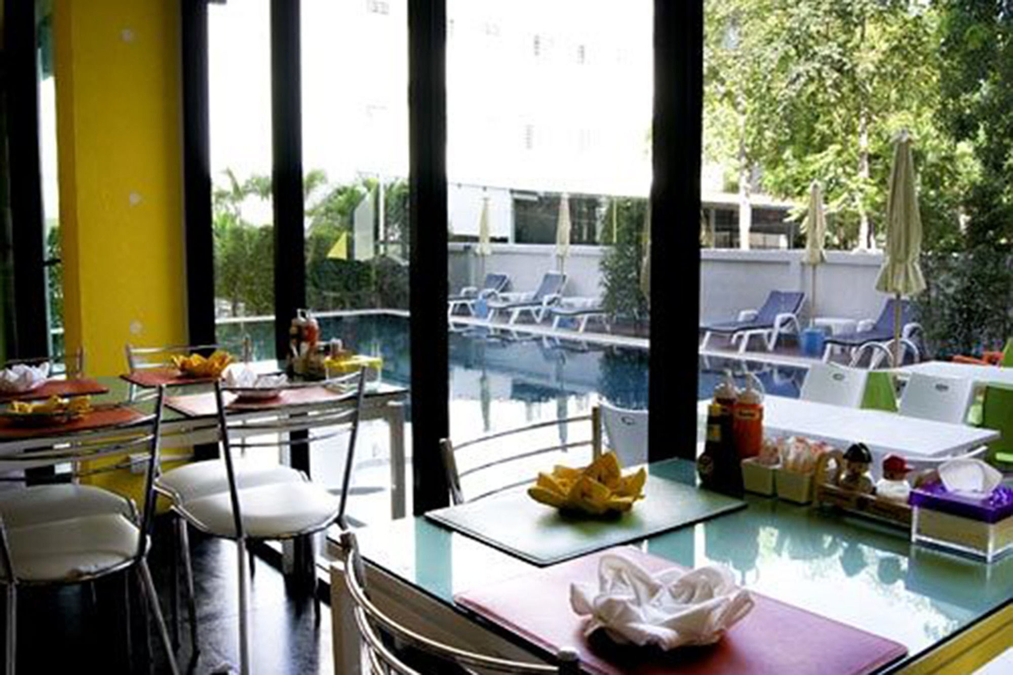 Oyo 75367 Ud Pattaya Hotel 방라뭉 외부 사진