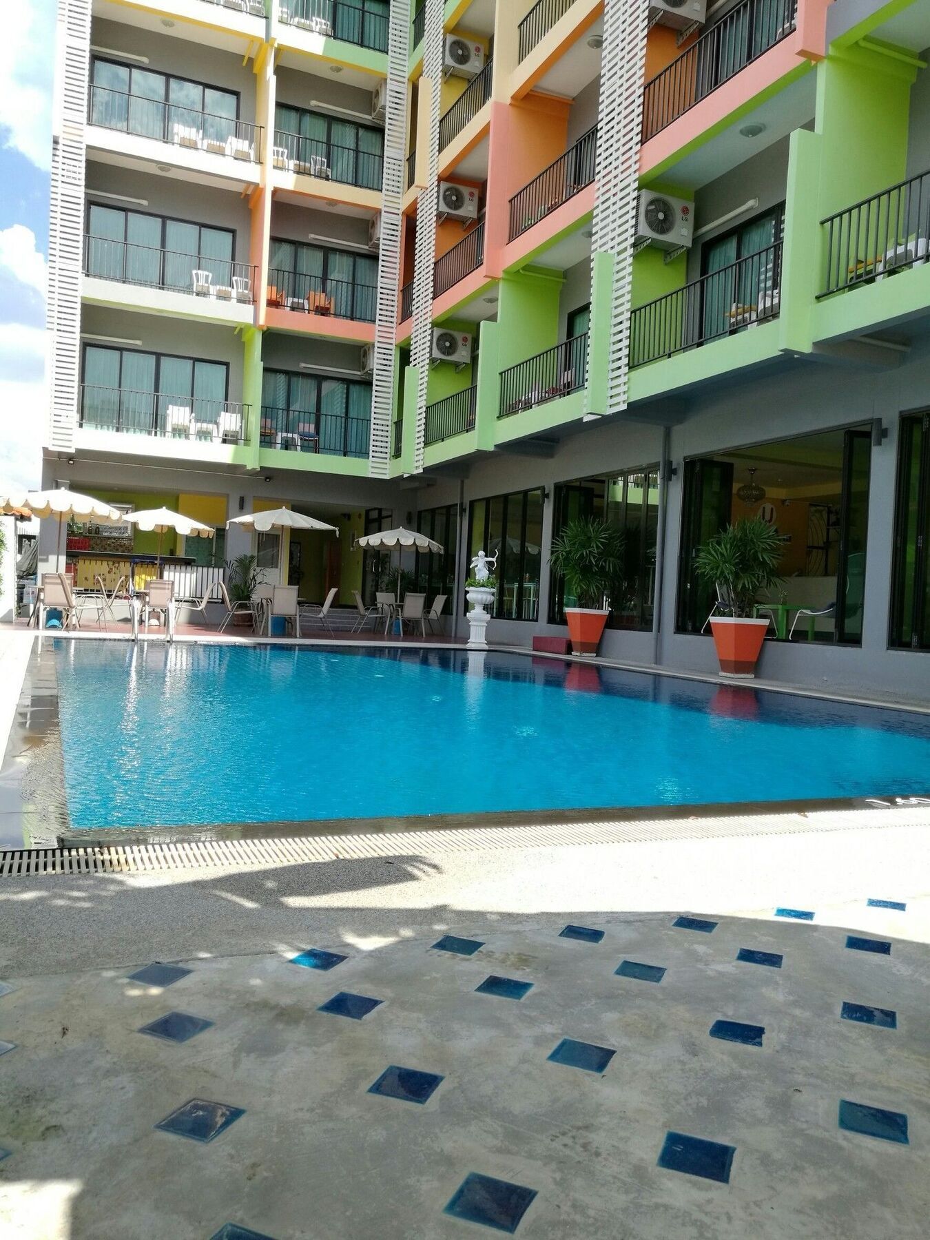 Oyo 75367 Ud Pattaya Hotel 방라뭉 외부 사진