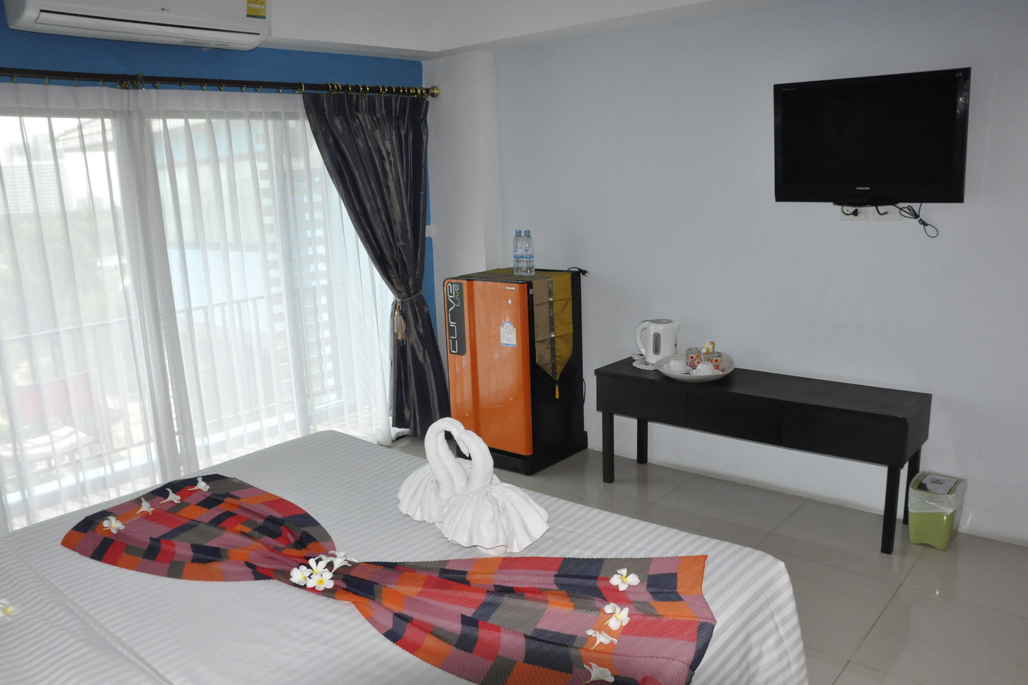 Oyo 75367 Ud Pattaya Hotel 방라뭉 외부 사진